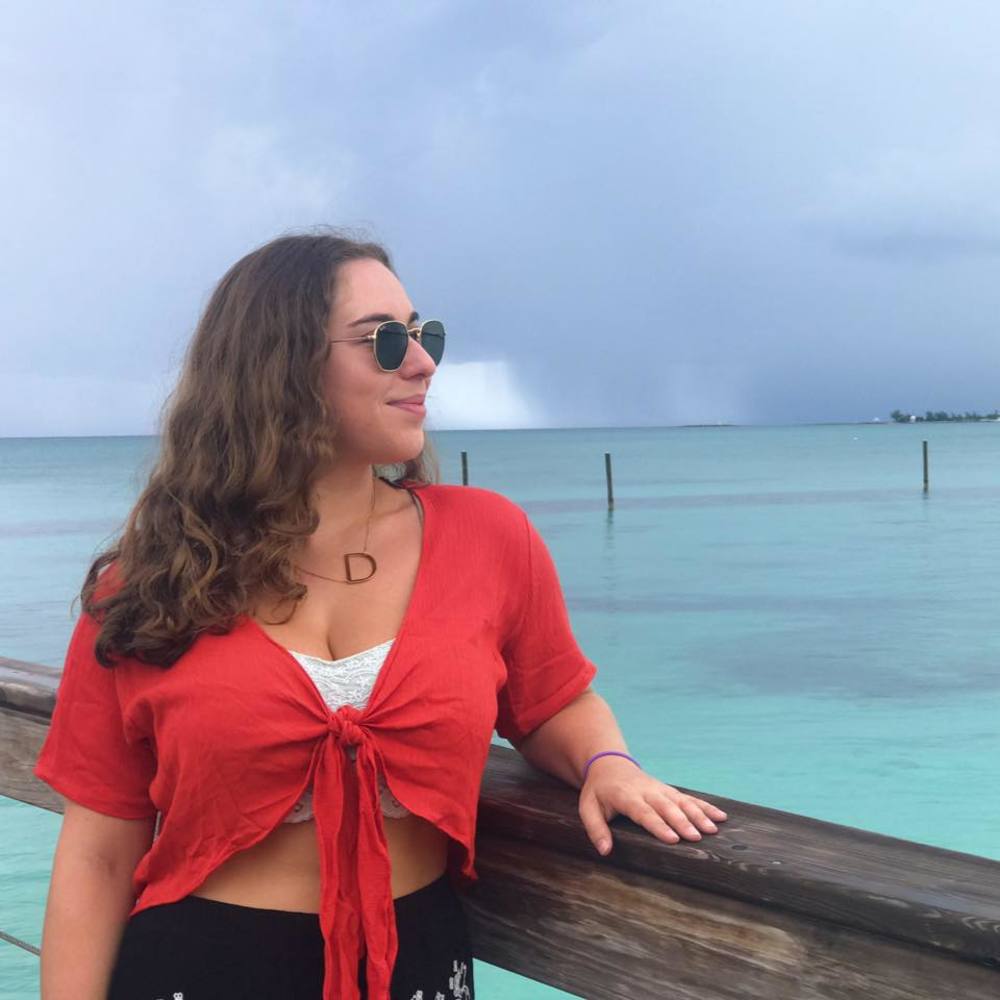 Meet your Posher, Danielle